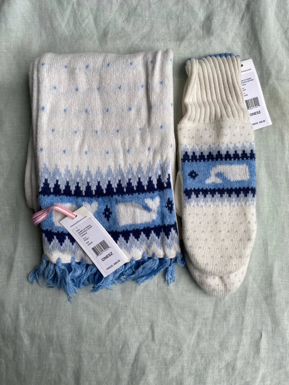 NWT Vineyard Vines blue & white fair isle wool blend whale scarf & mittens set
